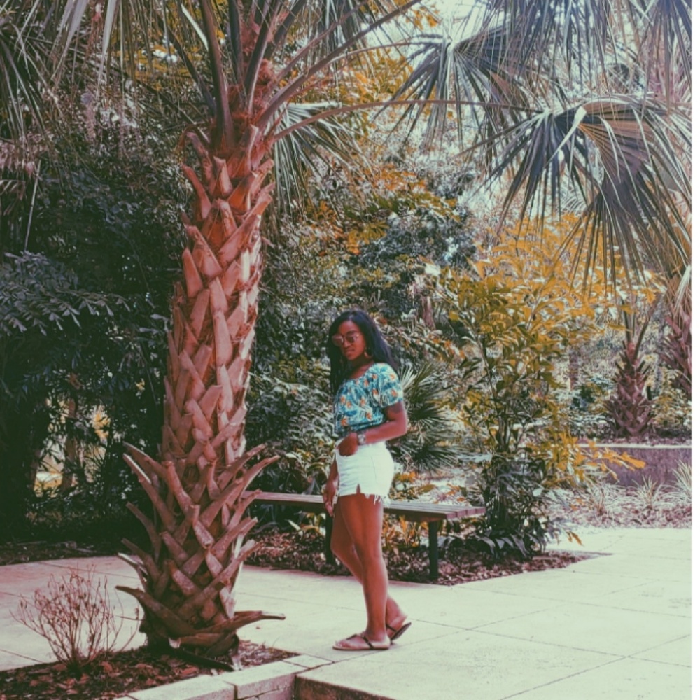 Meet your Posher, Danielle